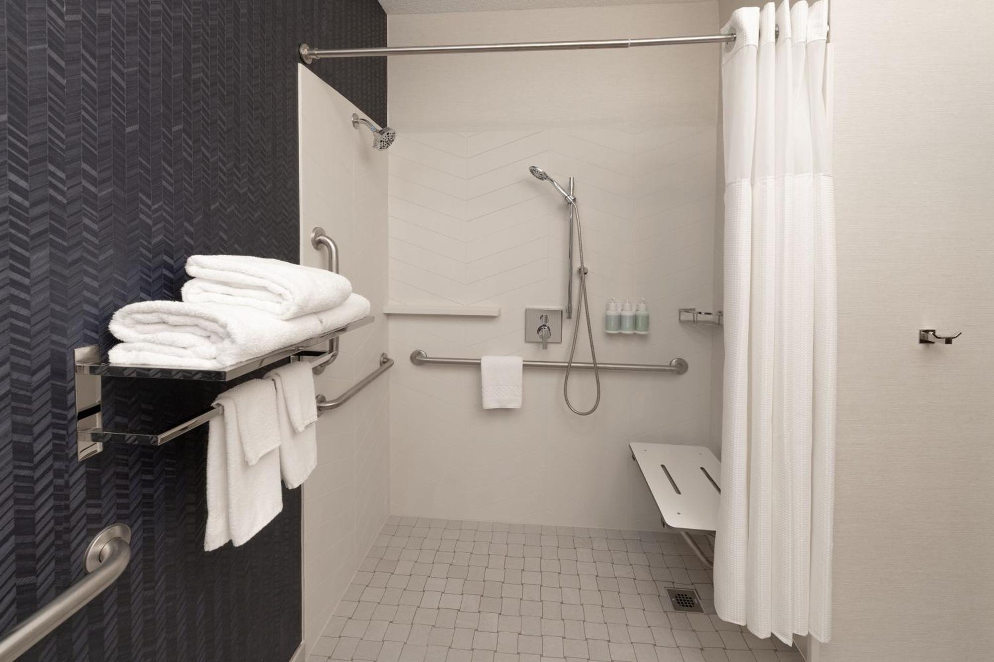 Fairfield Inn & Suites By Marriott Frankenmuth Ngoại thất bức ảnh
